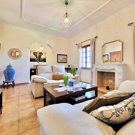 Casa Mari Holiday home